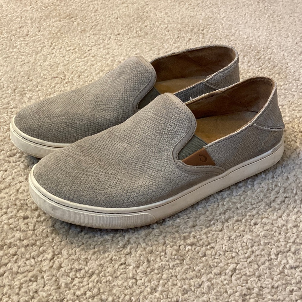 Olukai Pehuea suede leather loafers size 8 women like new